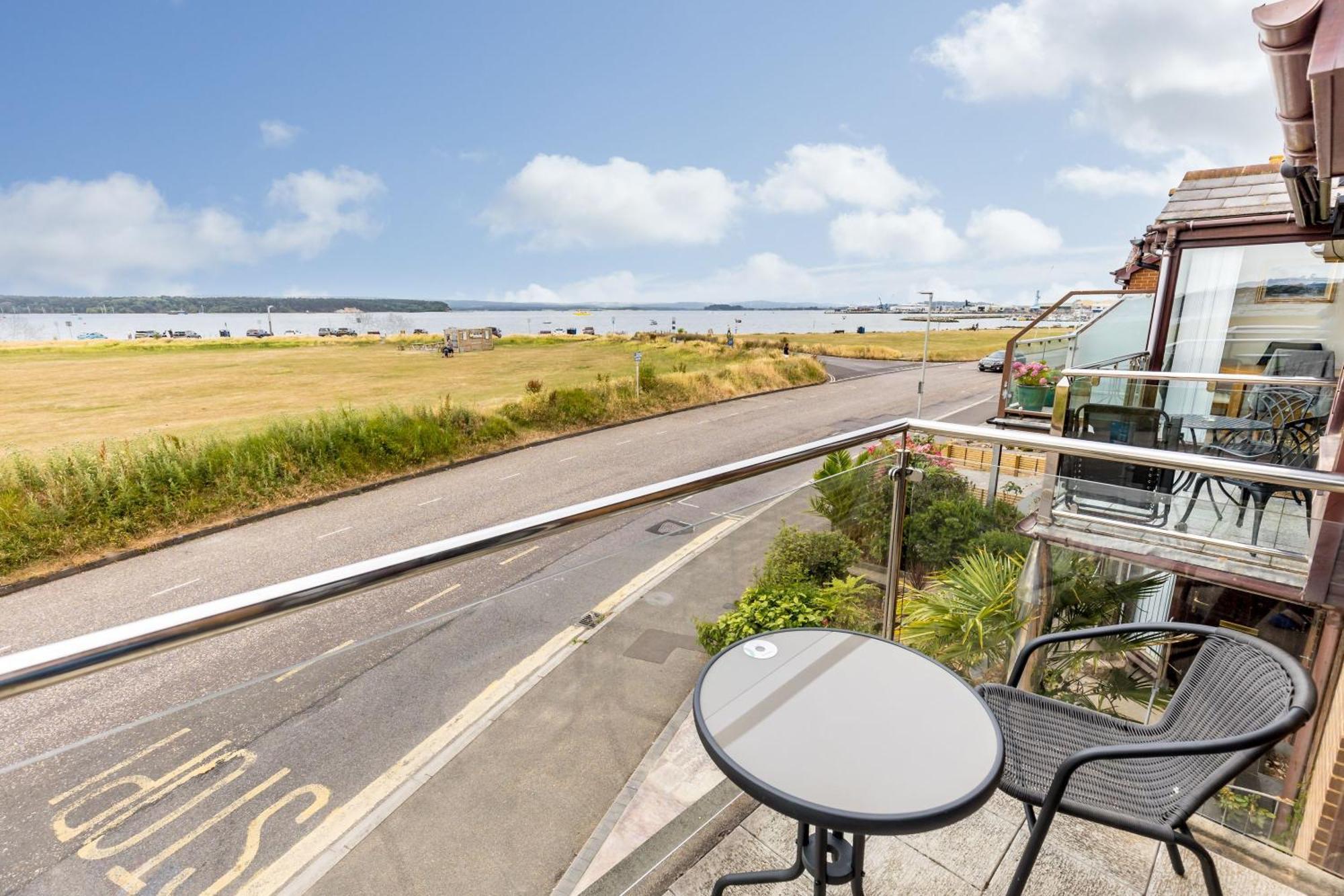 Trade Winds Villa Poole Eksteriør bilde